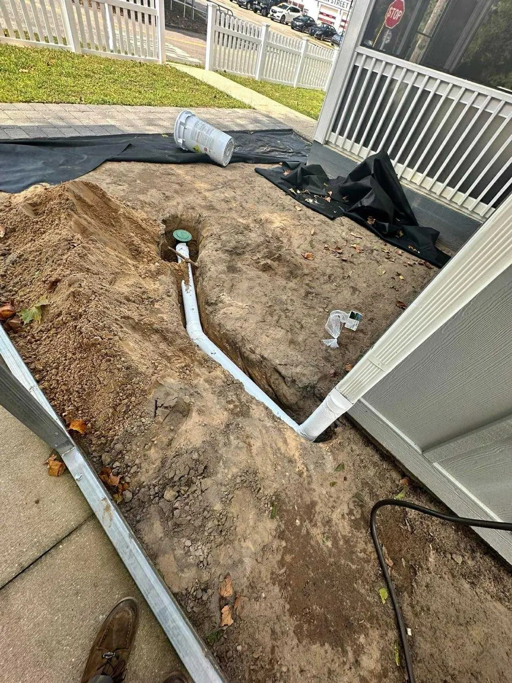 Underground PVC drainage pipe with pop-up emitter installation